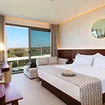 The Xon Hotel *